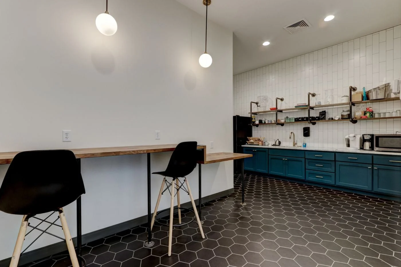 Photo 2 of 10 N Lee Ave, Oklahoma City, OK 73102