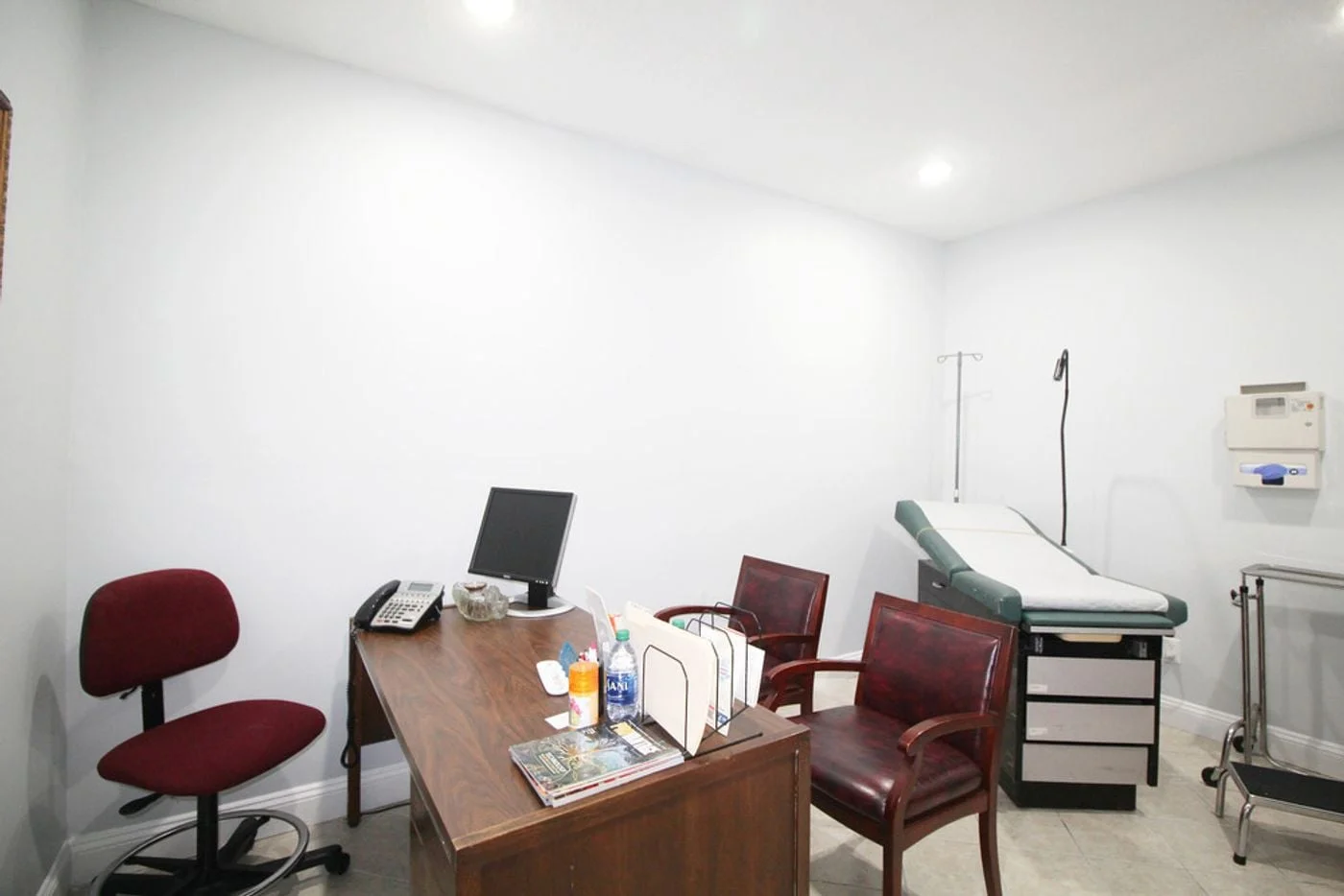 Photo 2 of 4131 University Blvd S Ste 3, Jacksonville, FL 32216