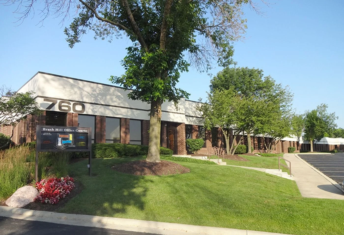 Photo 2 of 740-770 Pasquinelli Dr, Westmont, IL 60559