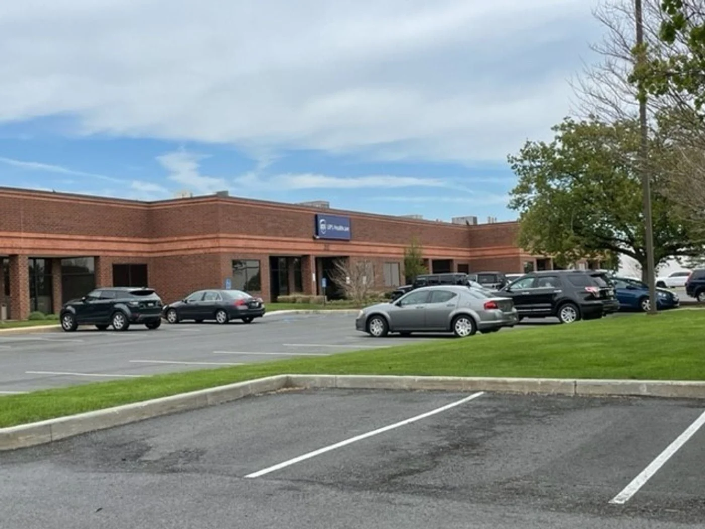 Photo 2 of 211 Lake Dr, Newark, DE 19702