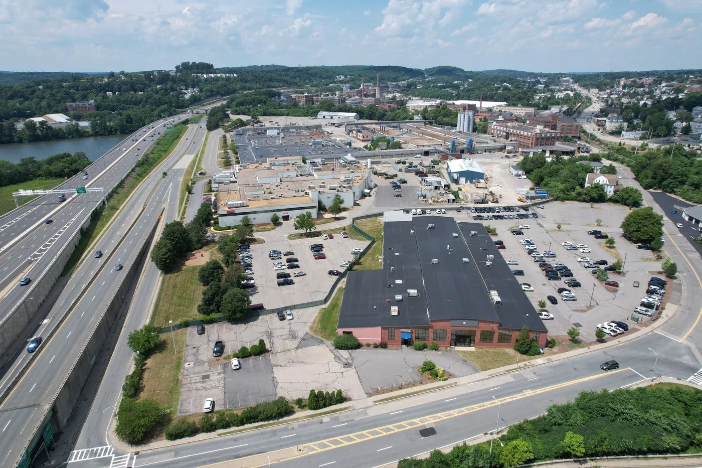 Photo 3 of 151 W Boylston Dr, Worcester, MA 01606