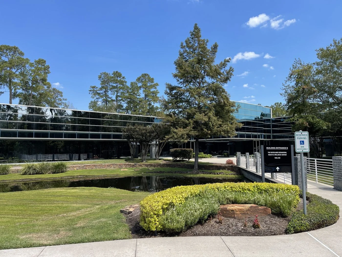 Photo 3 of 2700 Research Forest Dr, The Woodlands, TX 77381