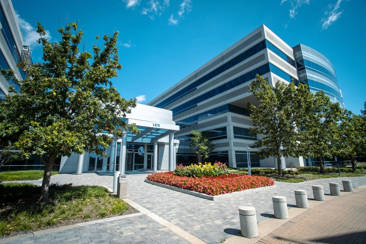 Photo 1 of 1415 W Diehl Rd, Naperville, IL 60563