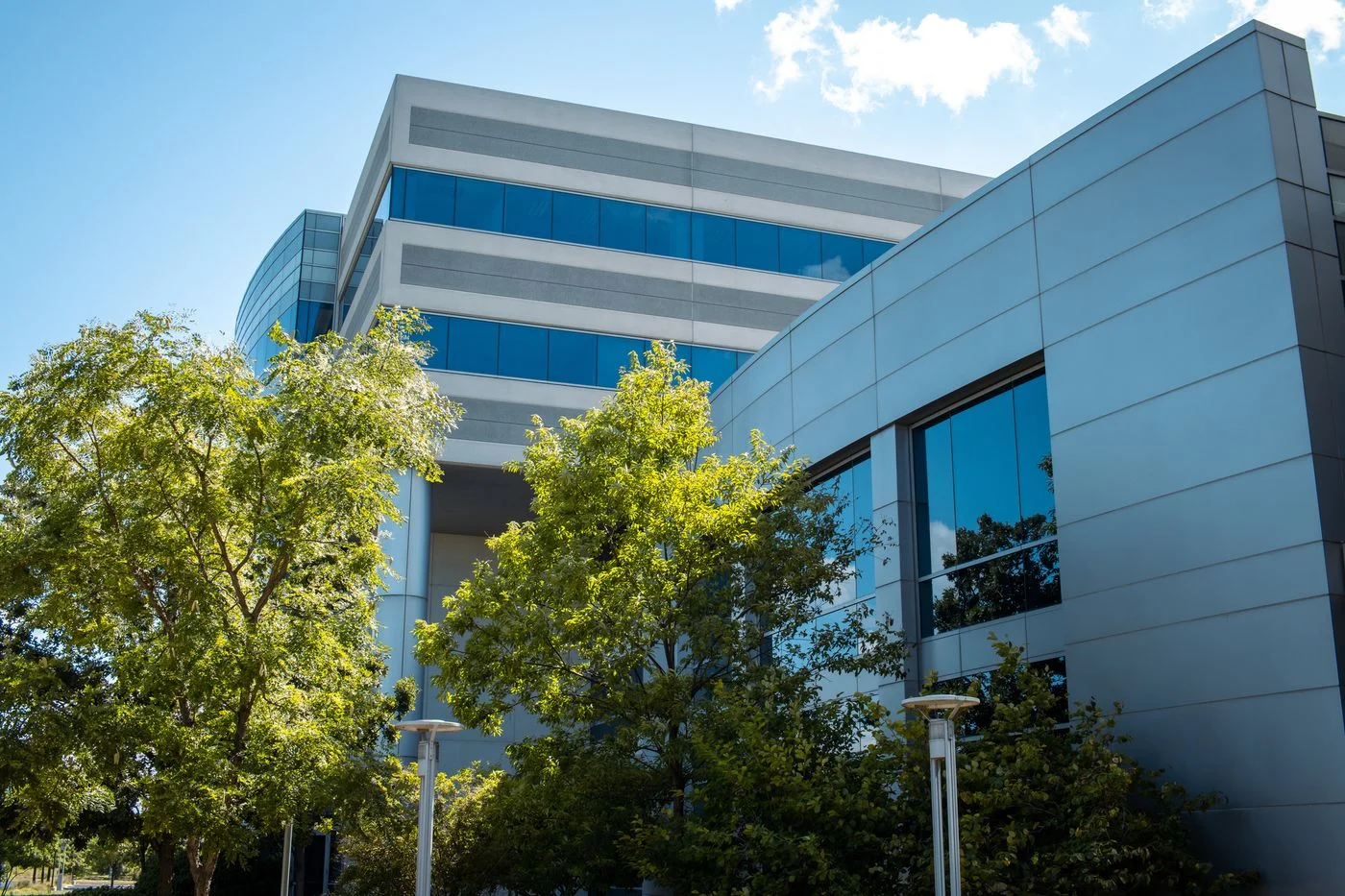 Photo 2 of 1415 W Diehl Rd, Naperville, IL 60563