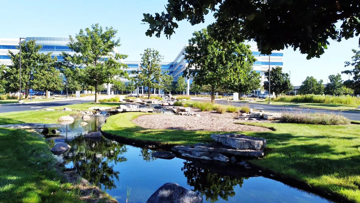 Photo 3 of 1415 W Diehl Rd, Naperville, IL 60563