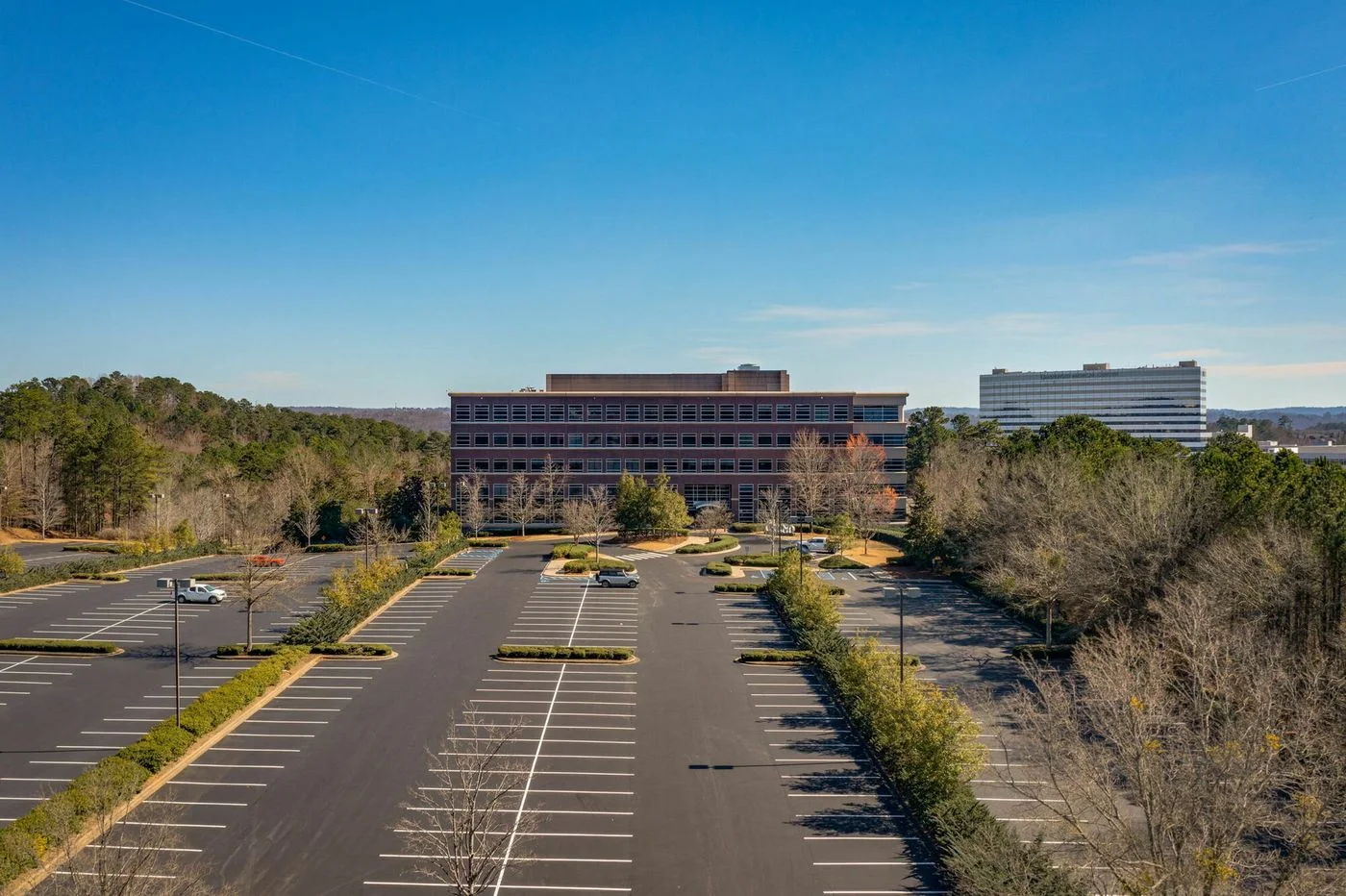 Photo-2 of 3595 Grandview Pkwy, Birmingham, AL 35243
