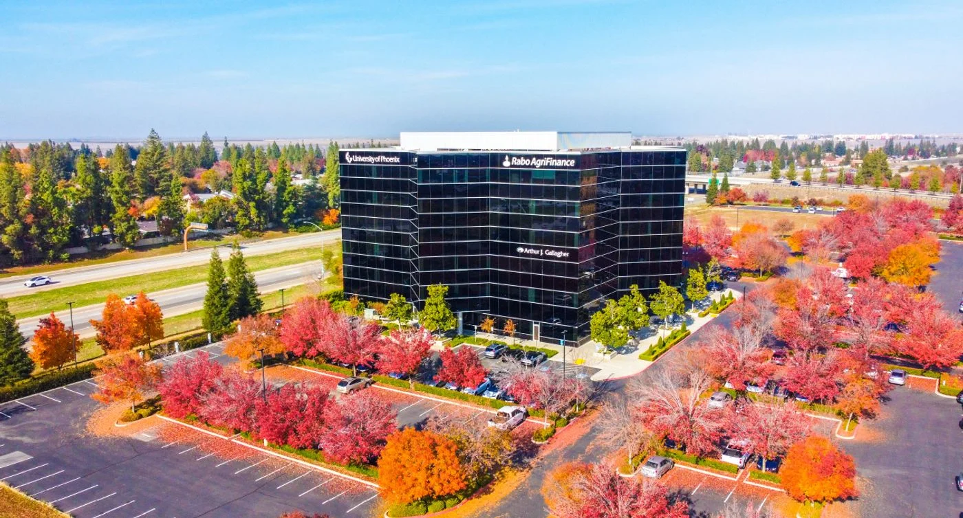 Photo 2 of 45 E River Park Pl W, Fresno, CA 93720