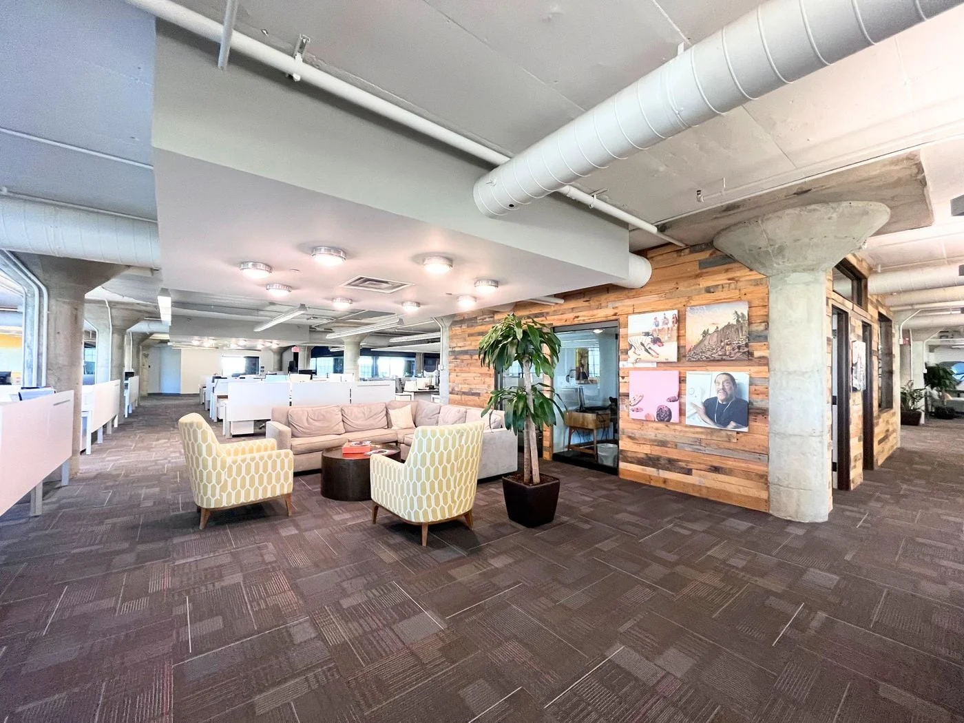 Photo 2 of 580 N 4th St, Columbus, OH 43215