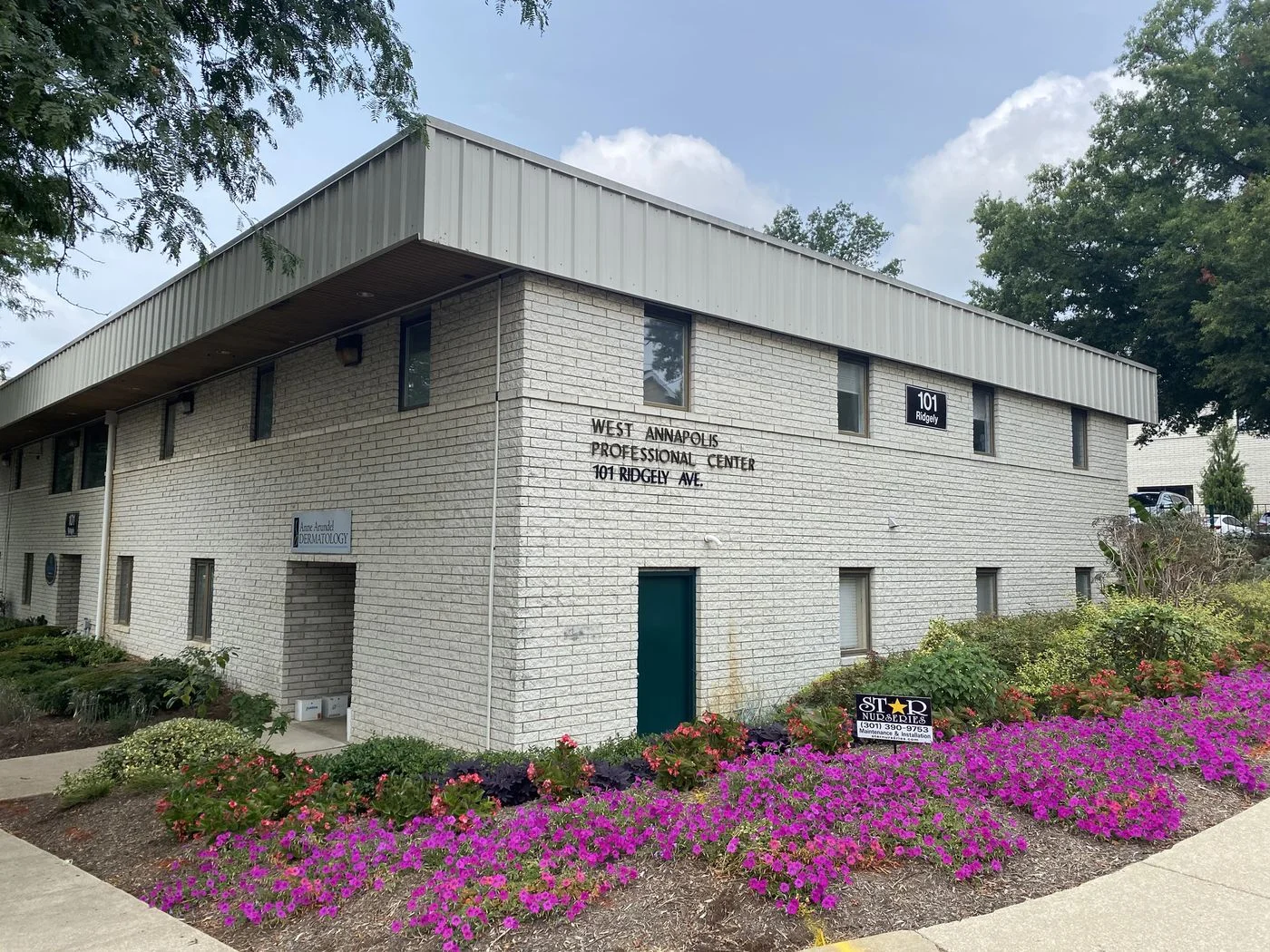 Photo 2 of 703 Giddings Ave, Annapolis, MD 21401