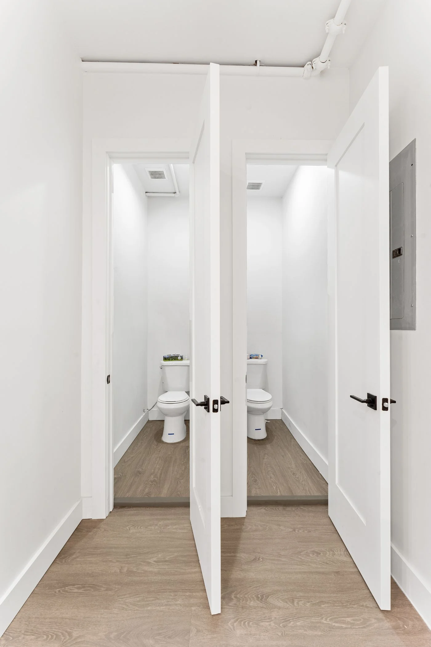 Photo 3 of 98 Tompkins Ave, Brooklyn, NY 11206