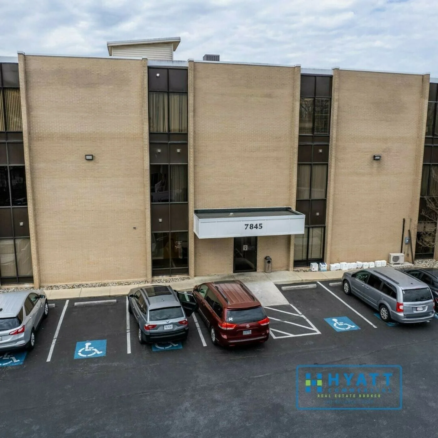 Photo 2 of 7845 Oakwood Rd, Glen Burnie, MD 21061