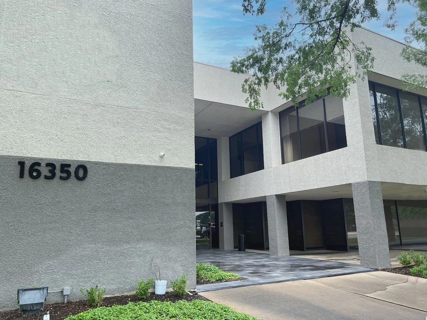 Photo-1 of 16350 Park Ten Pl, Houston, TX 77084