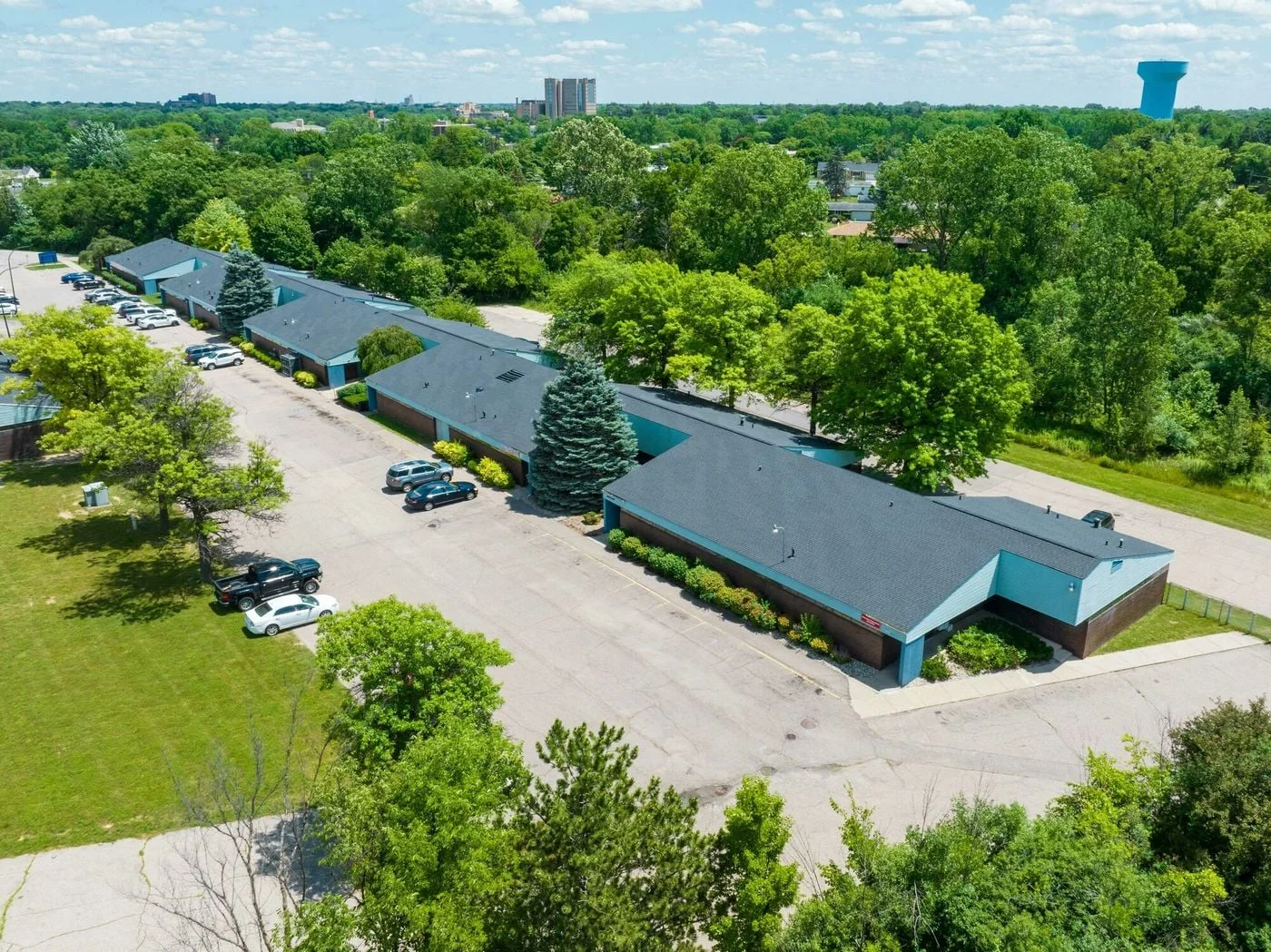 Photo 2 of 1000 Professional Dr # 1028, Flint, MI 48532