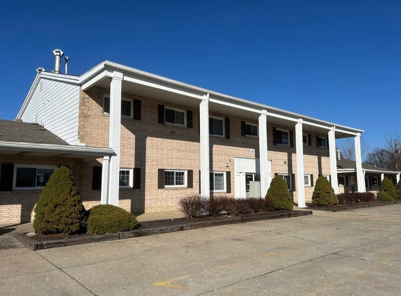 Photo-2 of 215 E Waterloo Rd, Akron, OH 44319