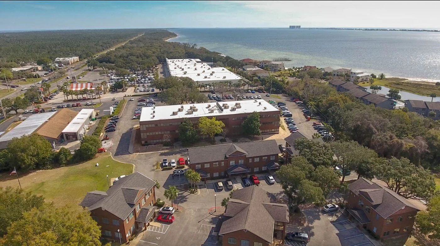 Photo 3 of 1101 Gulf Breeze Pkwy, Gulf Breeze, FL 32561