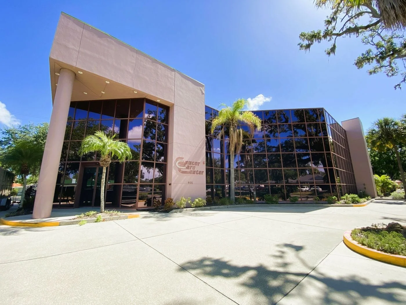 Photo 1 of 401 Manatee Ave E, Bradenton, FL 34208