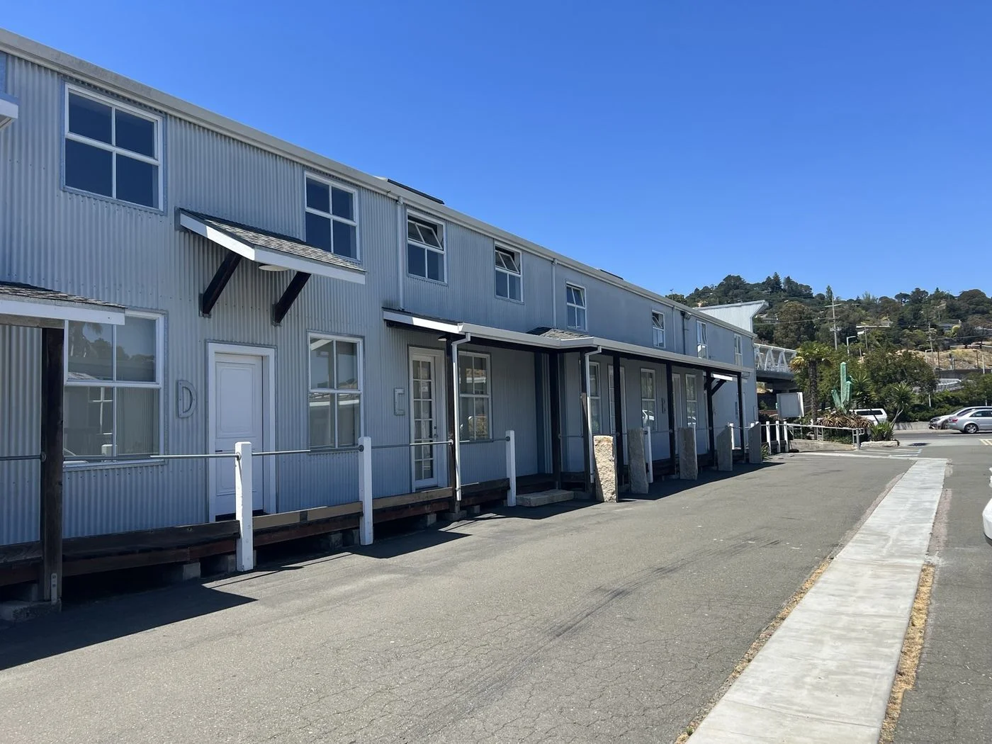 Photo 2 of 12 E Sir Francis Drake Blvd, Larkspur, CA 94939