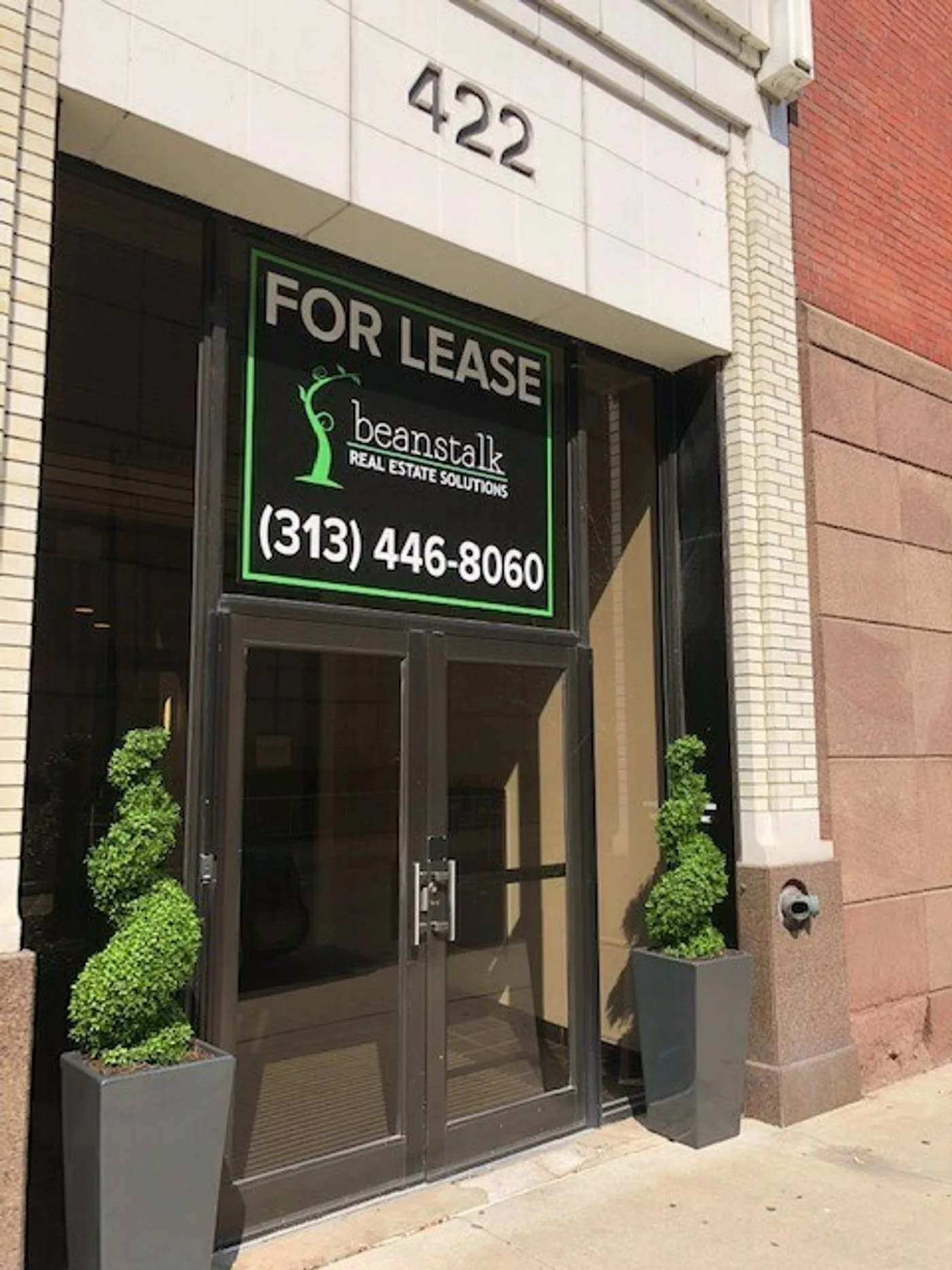 Photo 2 of 422 W Congress St, Detroit, MI 48226