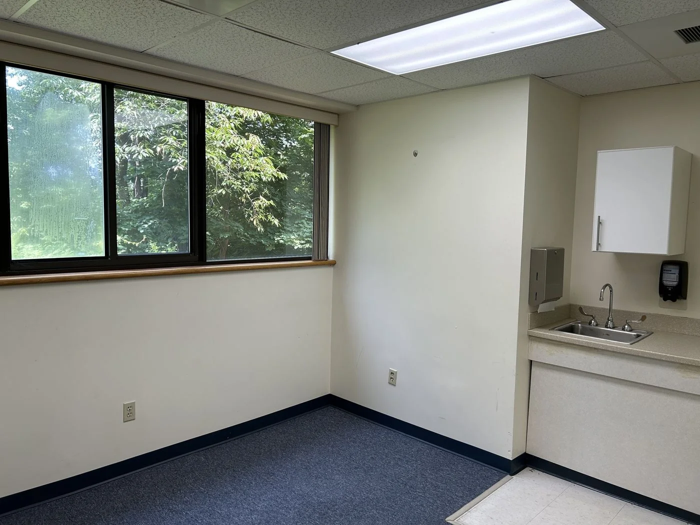 Photo 2 of 250 Hampton St, Auburn, MA 01501