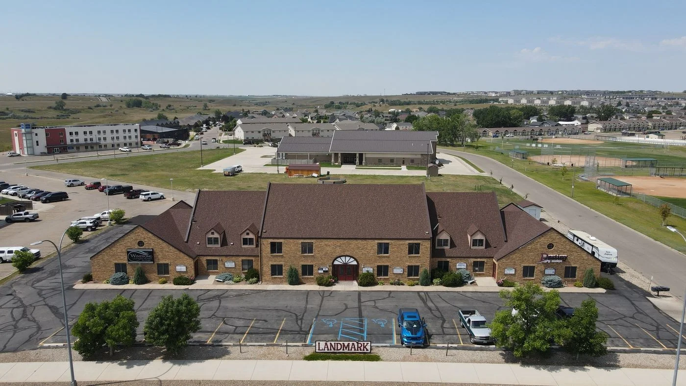 Photo 3 of 1411 W Dakota Pkwy, Williston, ND 58801
