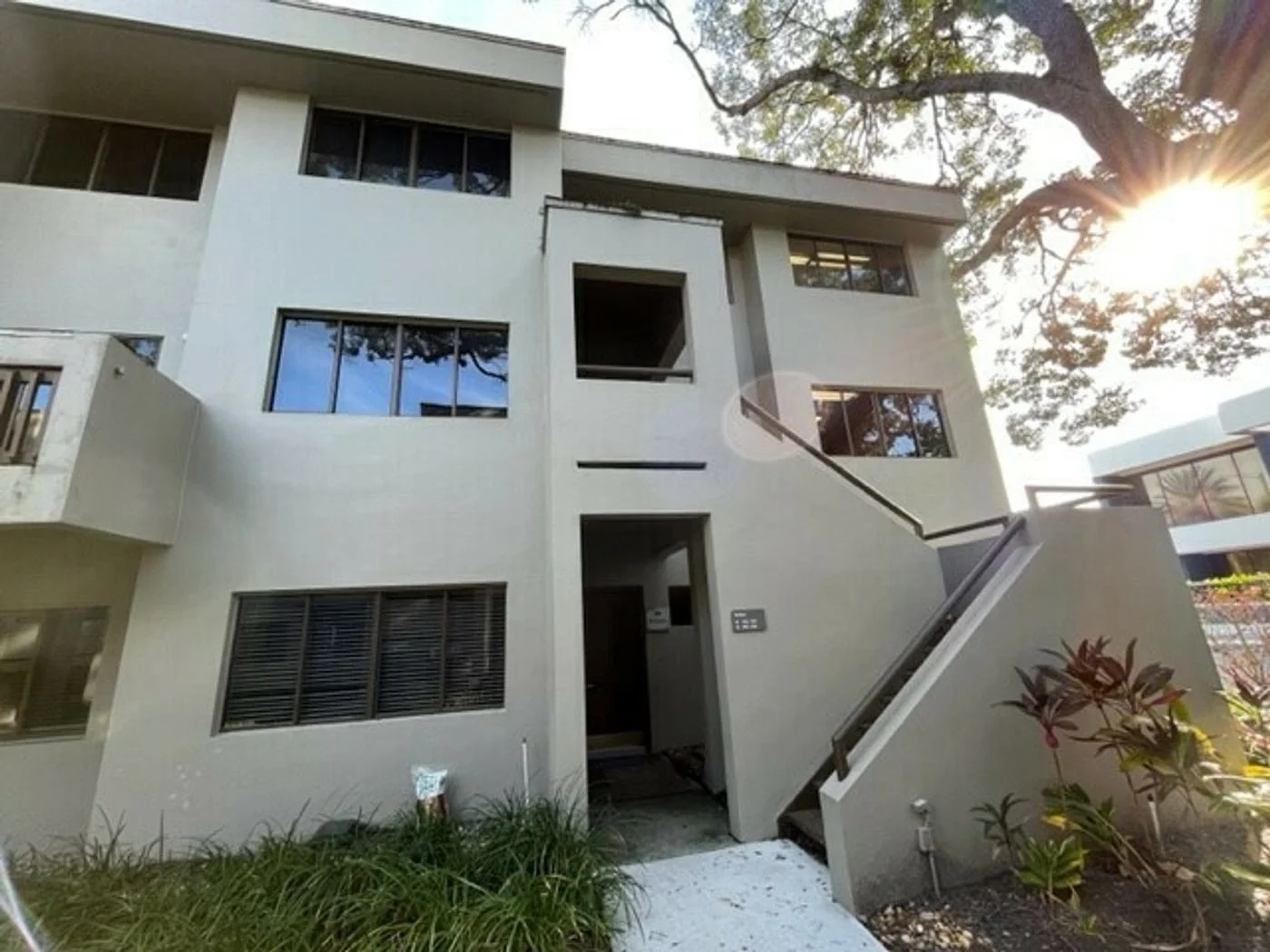 Photo 2 of 3333 W Kennedy Blvd, Tampa, FL 33609