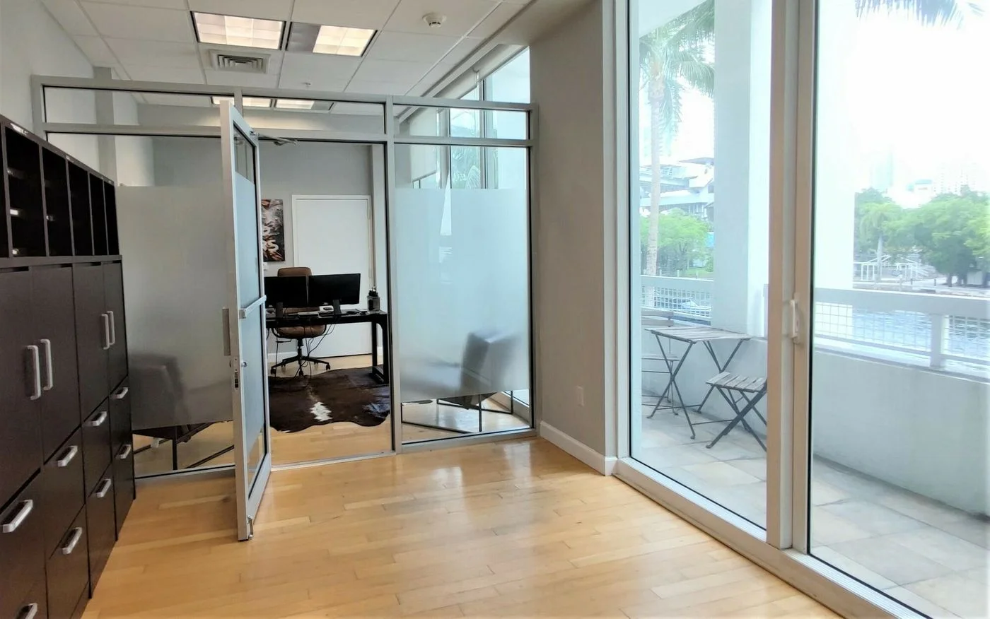 Photo 2 of 31 SE 5th St # CU202, Miami, FL 33131