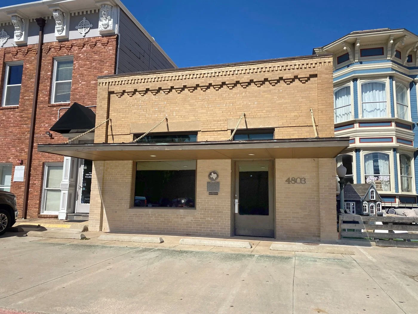 Photo-1 of 4803 Broadway St, Addison, TX 75001