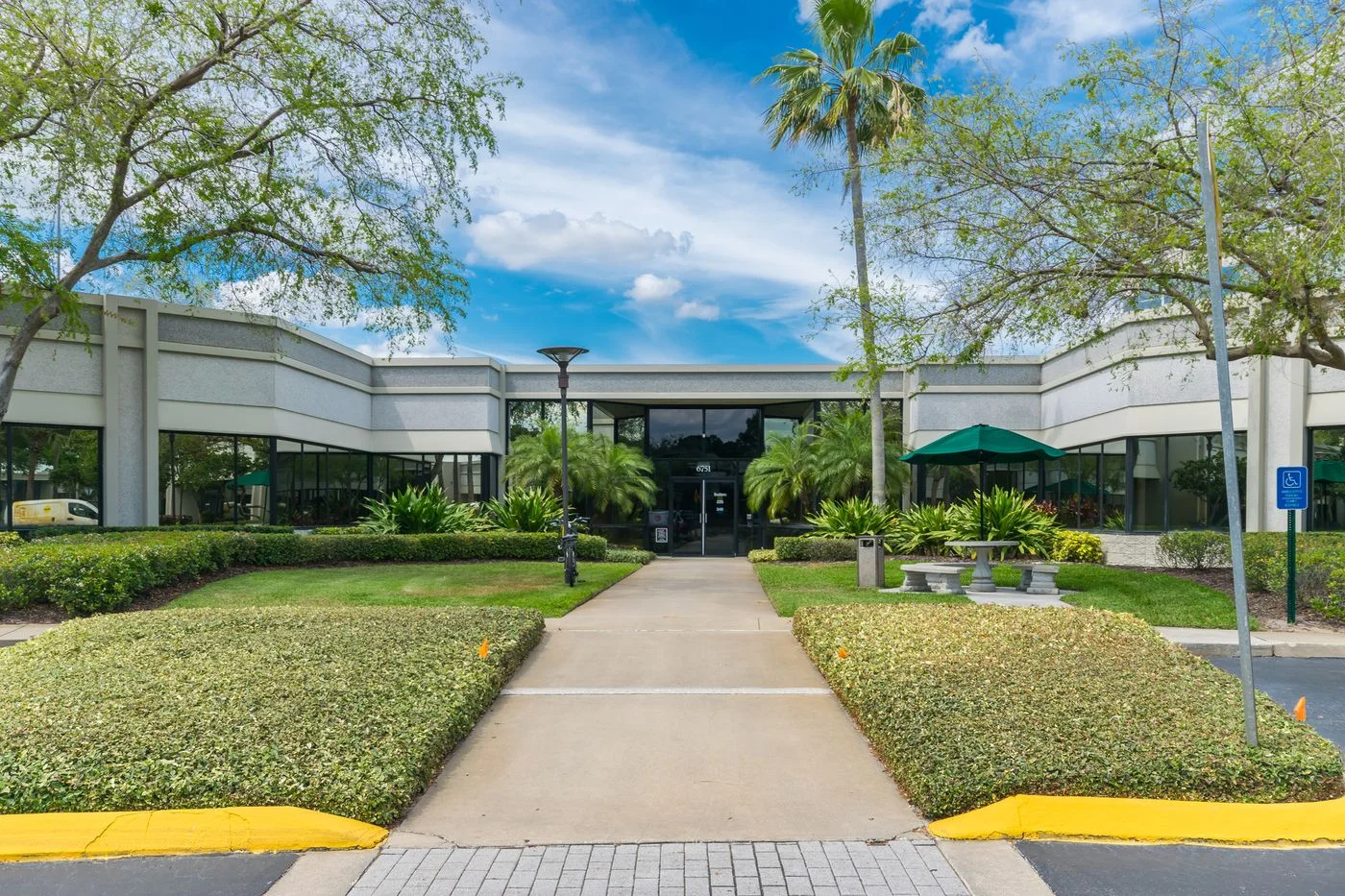 Photo 2 of 6751 Forum Dr, Orlando, FL 32821