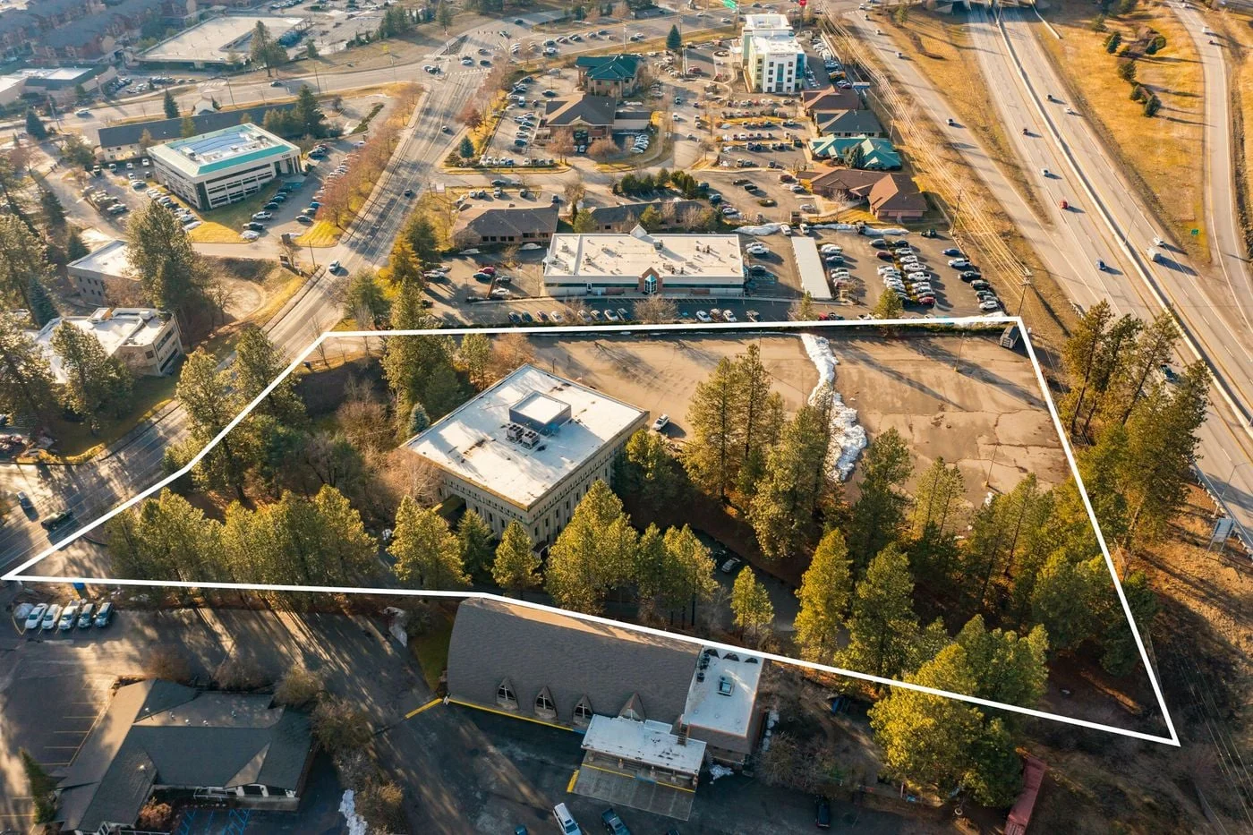 Photo 2 of 1201 W Ironwood Dr, Coeur D Alene, ID 83814