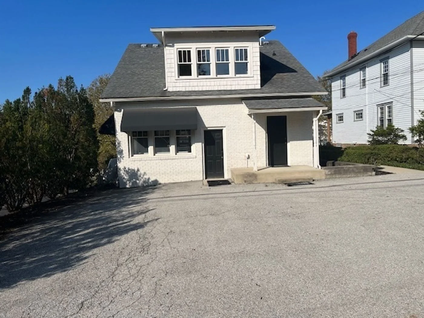 Photo 2 of 28 S High St, New Albany, OH 43054