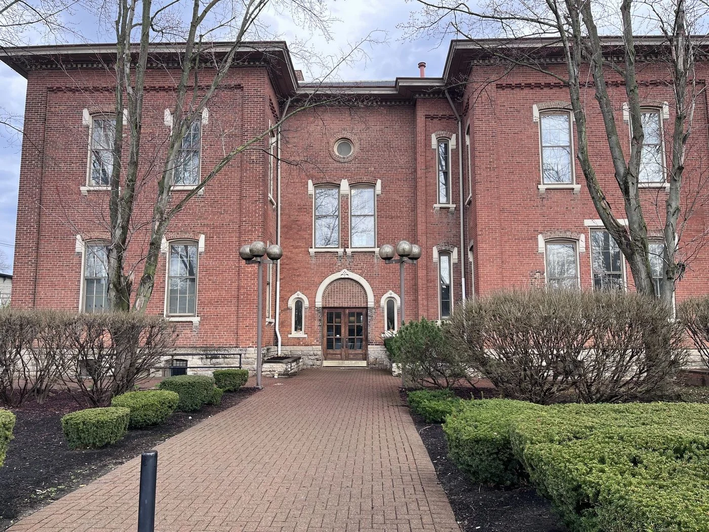 Photo 2 of 929 Harrison Ave, Columbus, OH 43215