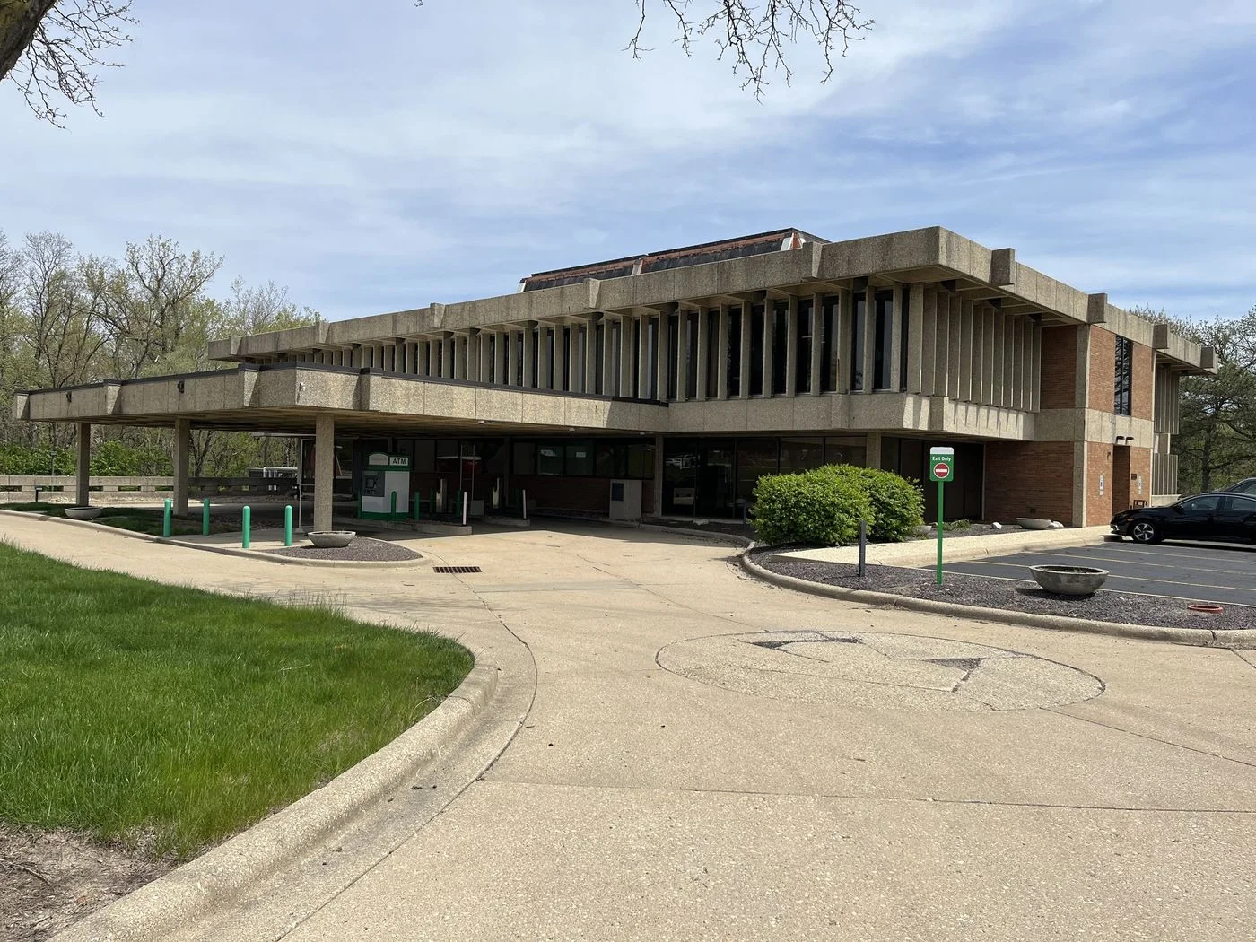 Photo 3 of 4600 N Brandywine Dr, Peoria, IL 61614