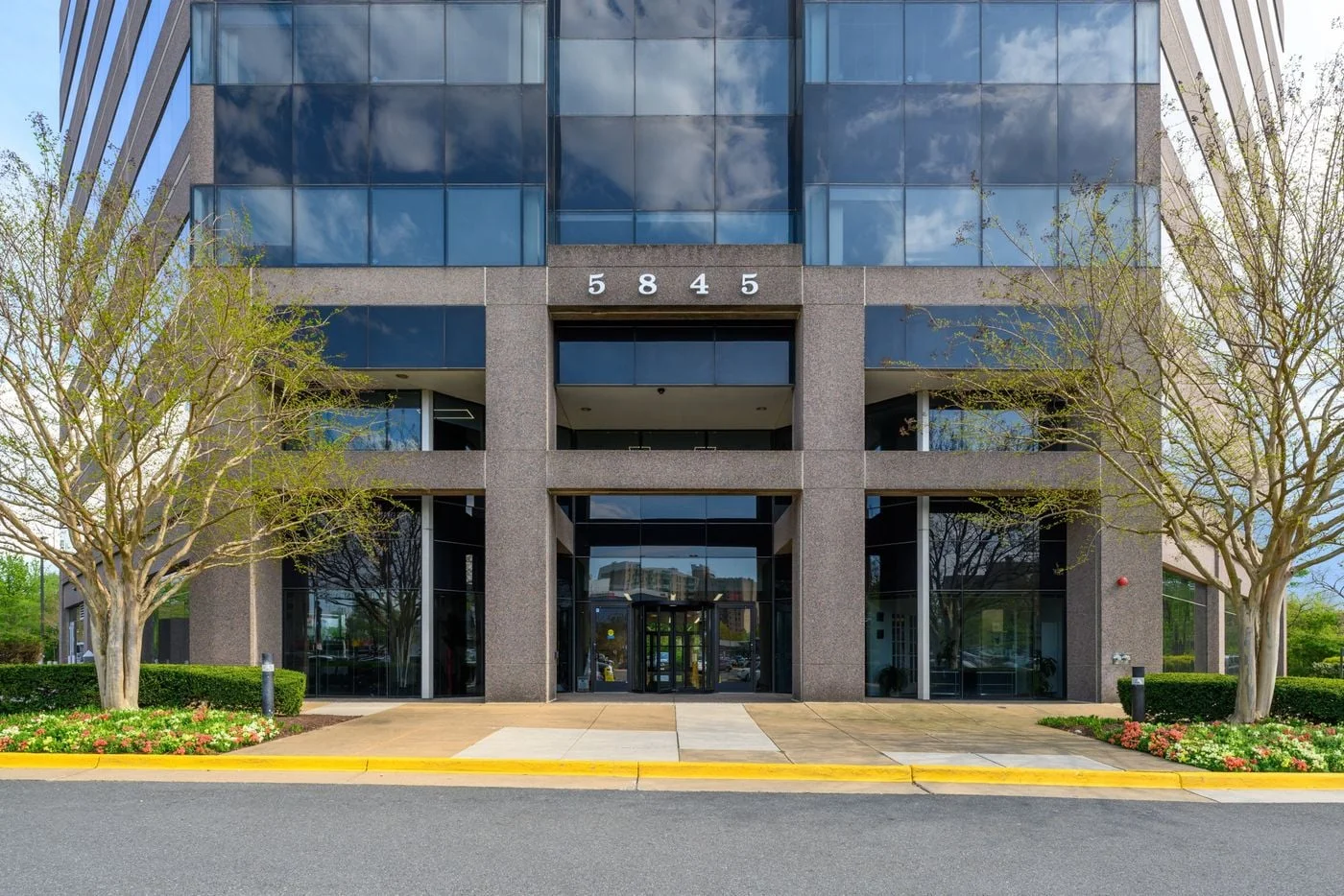 Photo 3 of 5845 Richmond Hwy, Alexandria, VA 22303