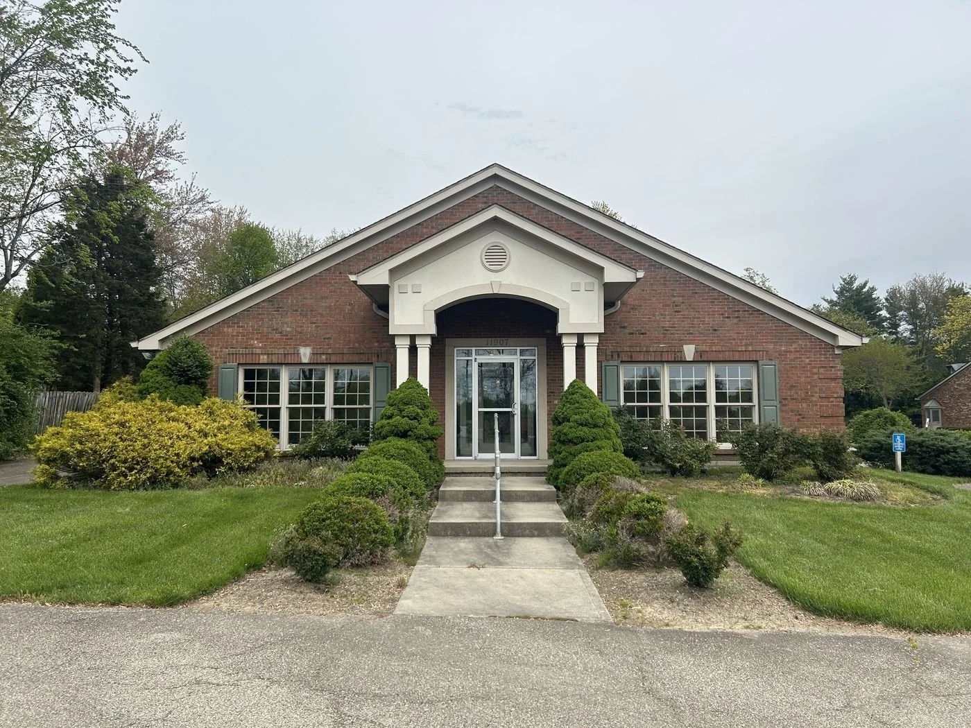 Photo-2 of 11907 Montgomery Rd, Cincinnati, OH 45249