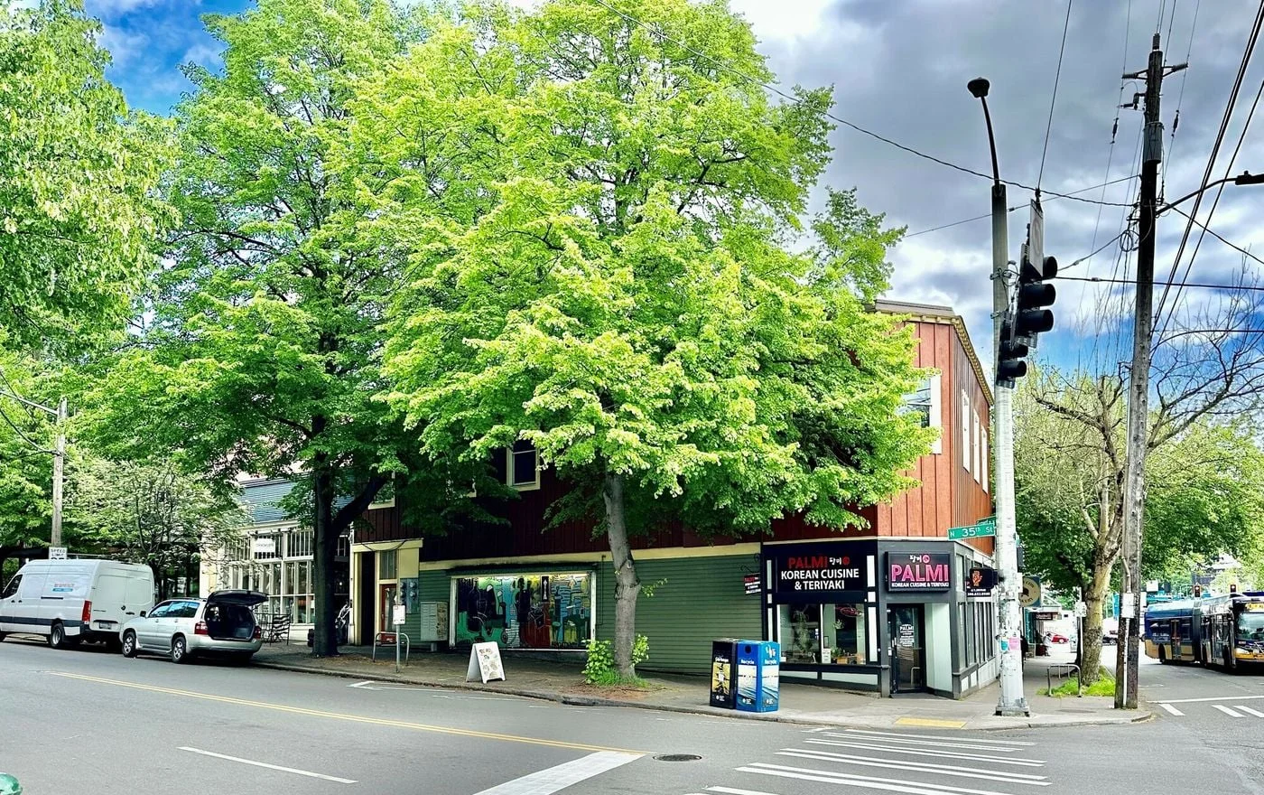 Photo 1 of 711 N 35th St, Seattle, WA 98103
