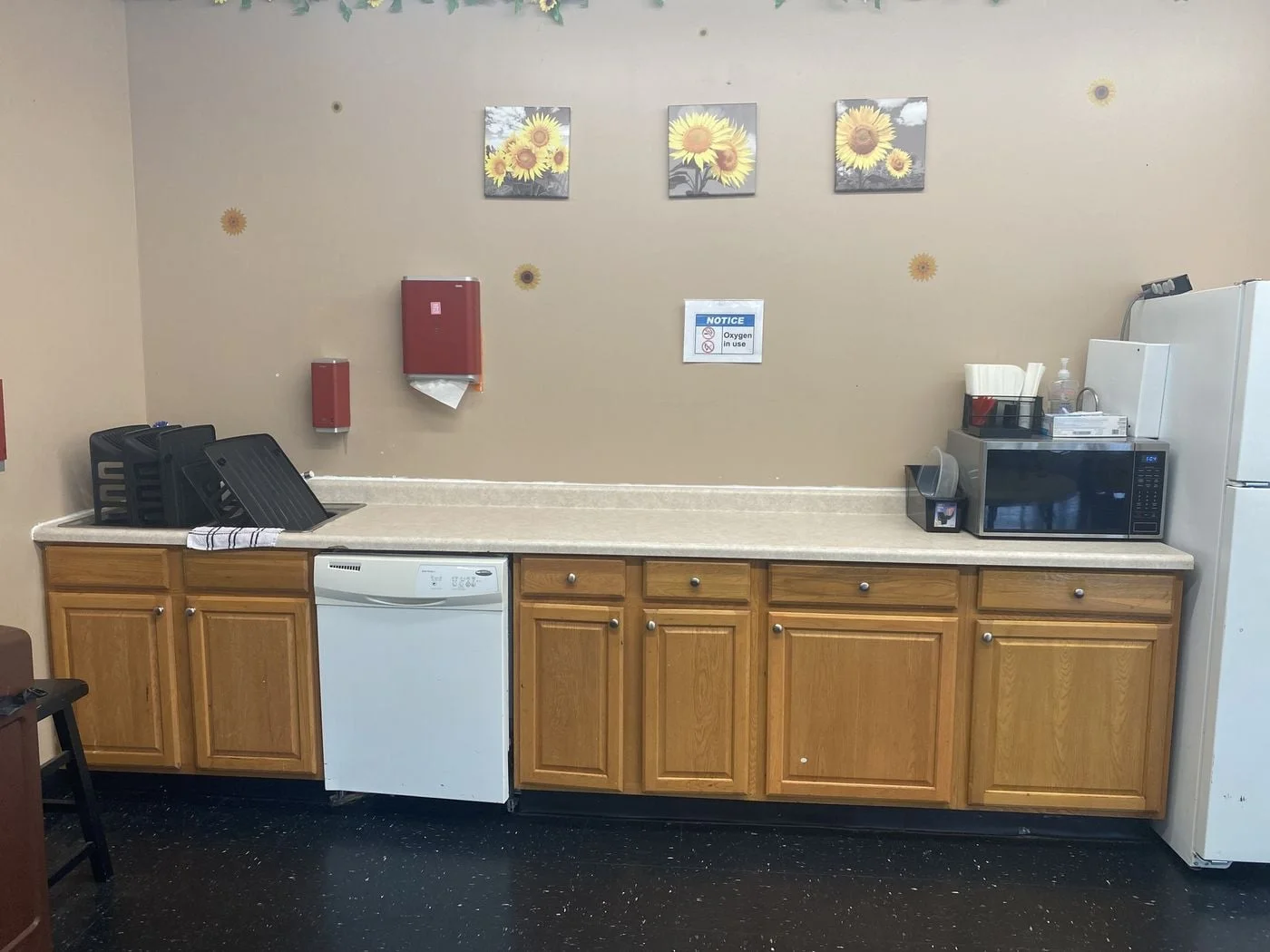 Photo 3 of 725 Main Ave W, Massillon, OH 44647