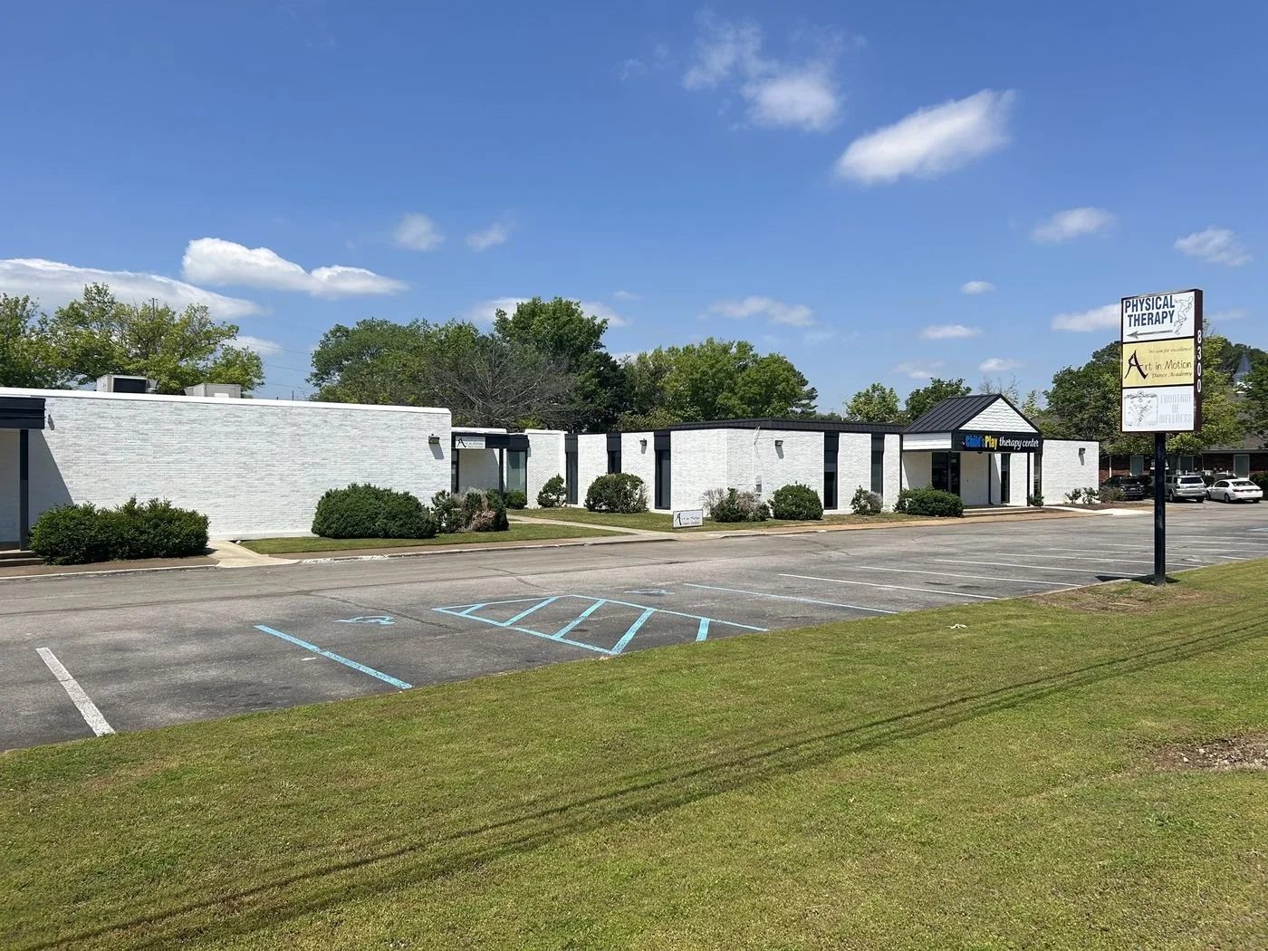 Photo-2 of 8300 Whitesburg Way SE, Huntsville, AL 35802