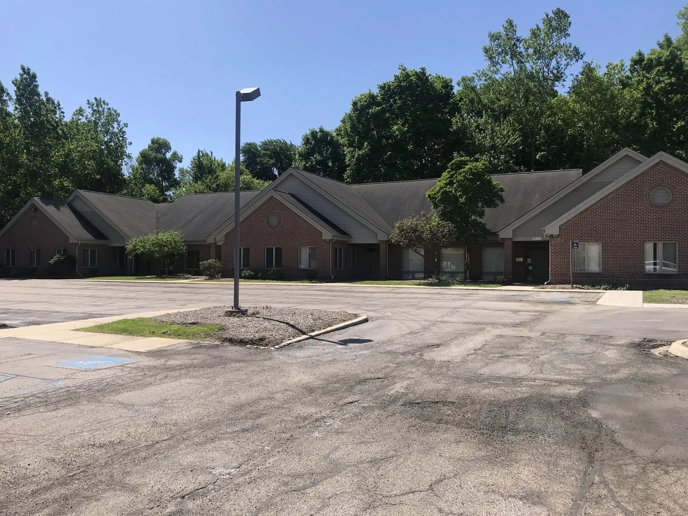 Photo 2 of 2469 Woodlake Cir, Okemos, MI 48864