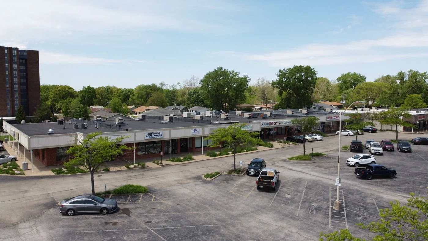 Photo 2 of 3701 N Sterling Ave, Peoria, IL 61615