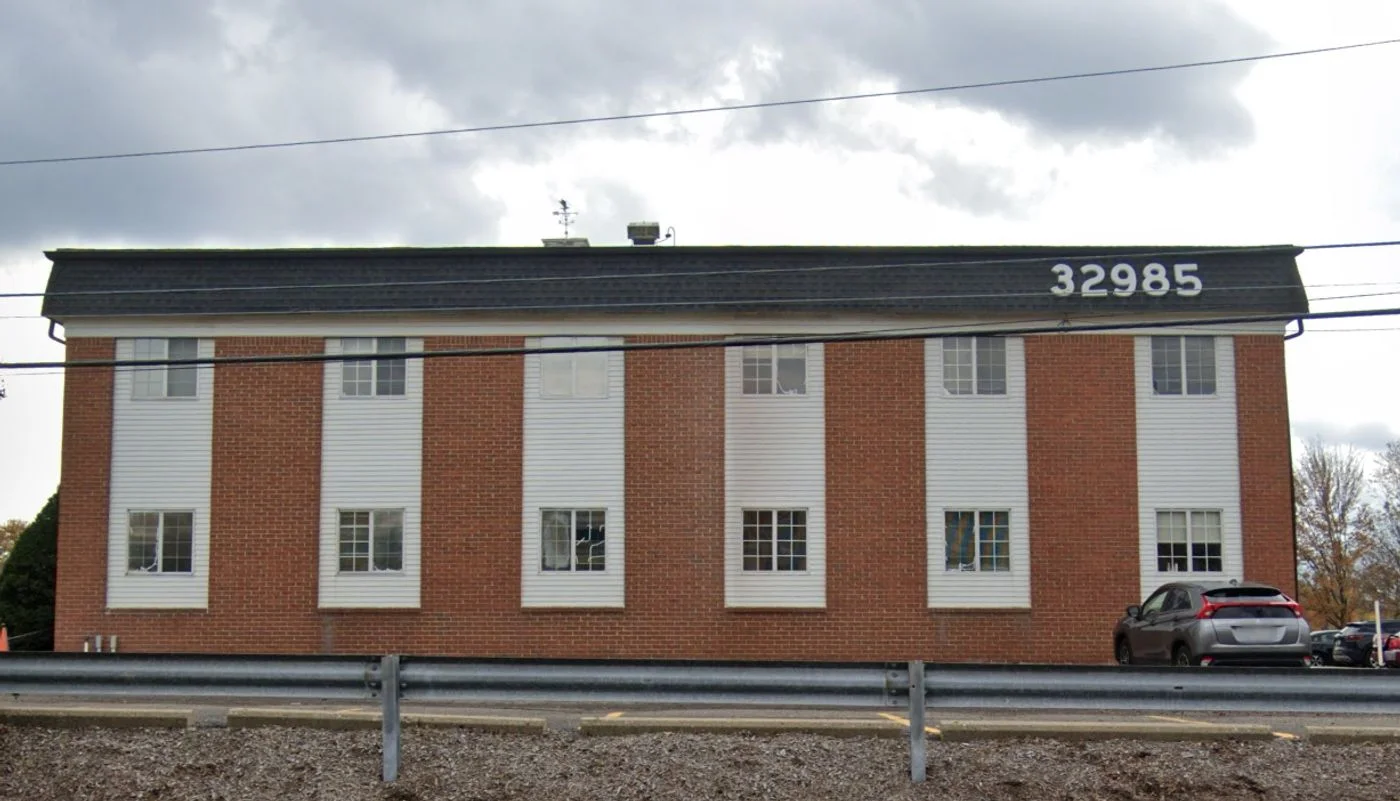 Photo 3 of 32969 And 32985 Hamilton Ct, Farmington Hills, MI 48334