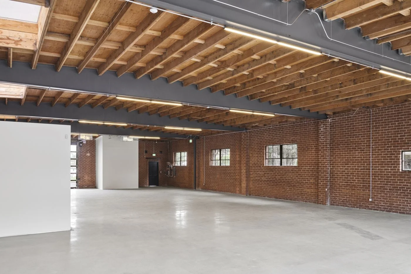 Photo 3 of 4005 W Jefferson Blvd, Los Angeles, CA 90016