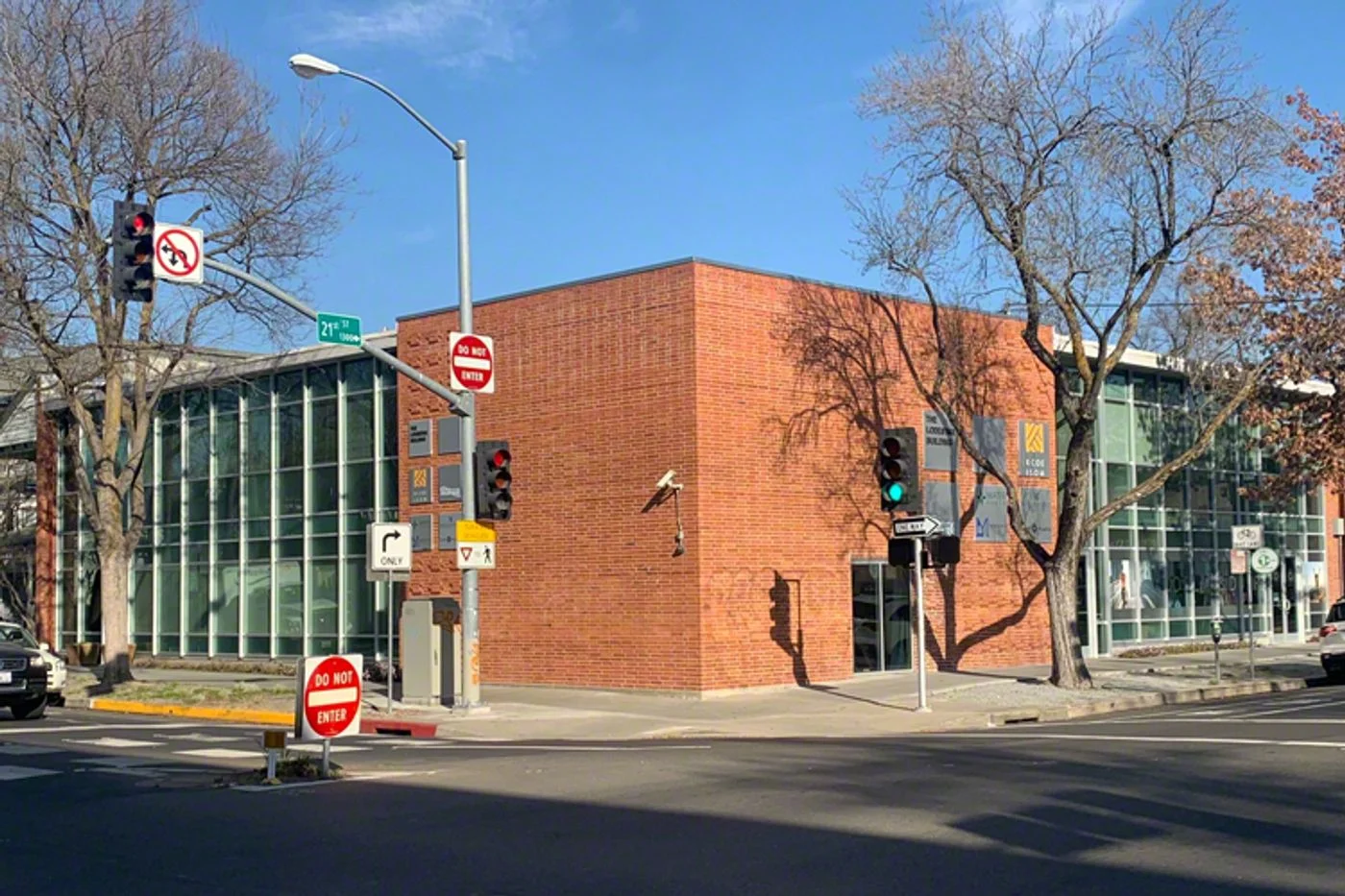 Photo 1 of 1330 21st St, Sacramento, CA 95811