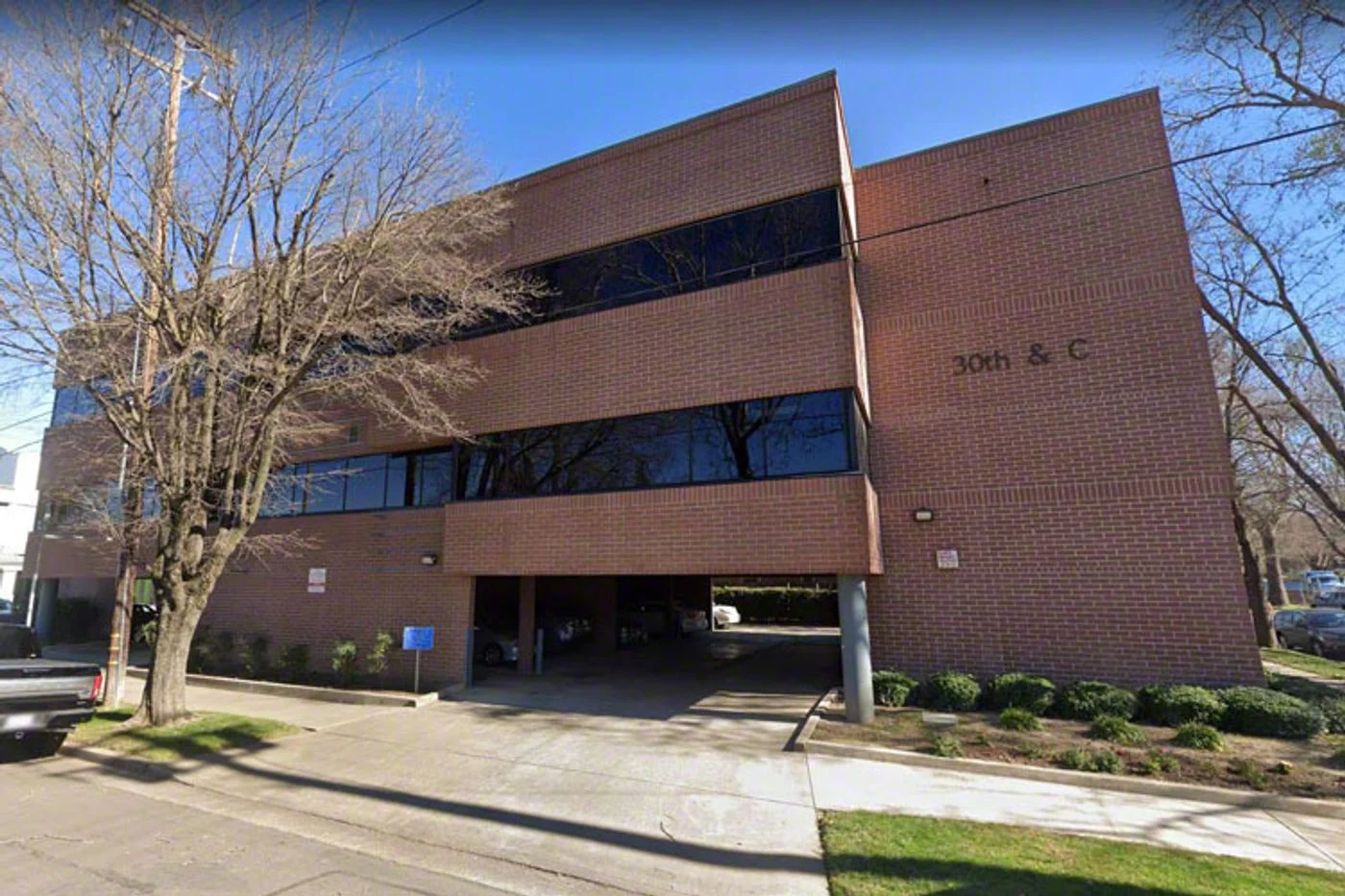 Photo 1 of 225 30th St, Sacramento, CA 95816