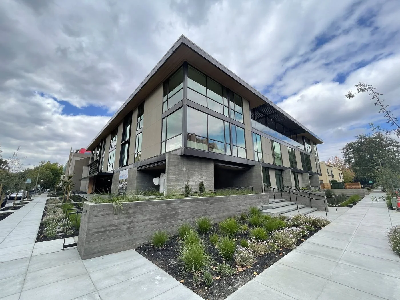 Photo-1 of 585 Hamilton Ave, Palo Alto, CA 94301