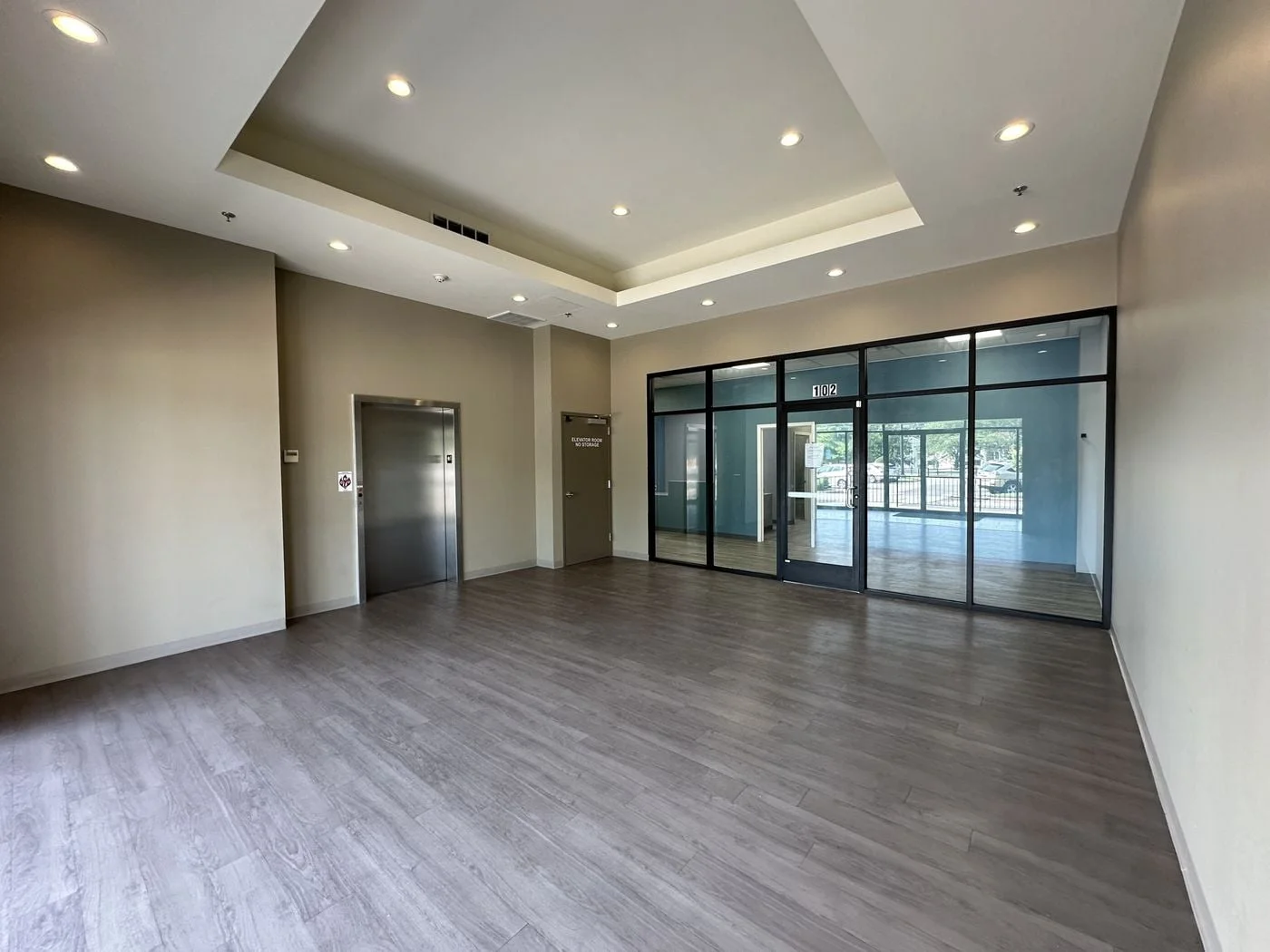 Photo 2 of 102 Four Seasons Shopping Ctr, Chesterfield, MO 63017