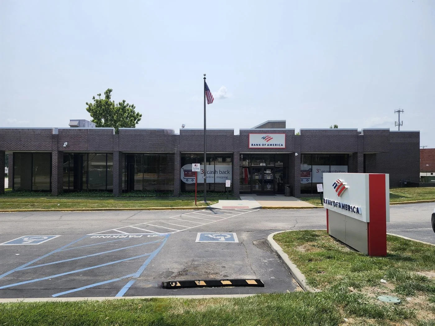 Photo 1 of 8750 Blue Ridge Blvd, Raytown, MO 64138