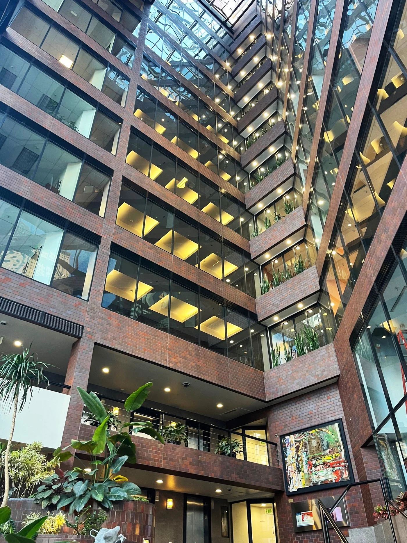 Photo 2 of 1580 N Lincoln St, Denver, CO 80203