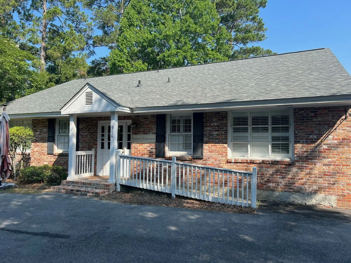 Photo-1 of 916 S Broad St, Thomasville, GA 31792