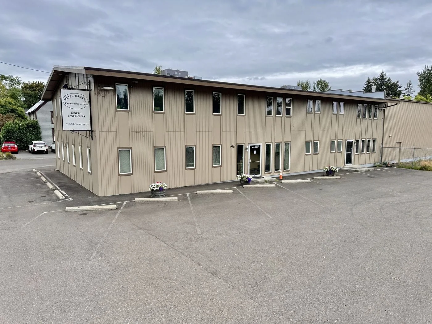 Photo 1 of 9301 SE Stanley Ave, Milwaukie, OR 97222