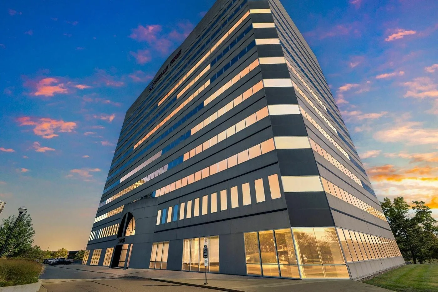 Photo 1 of 25800 Northwestern Hwy, Southfield, MI 48075